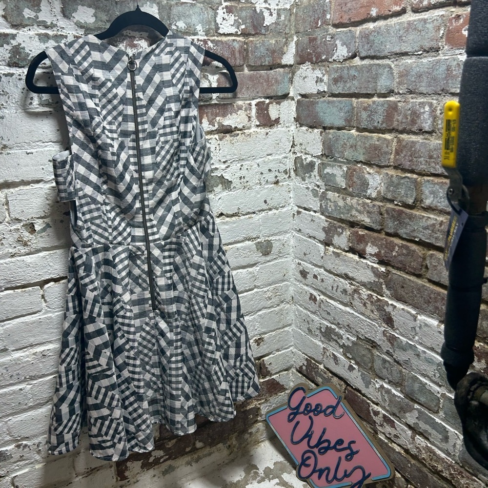 Prose & Poetry Gray and White Checkered Sleeveless Mini Length Dress. Size Small - Picture 10 of 10